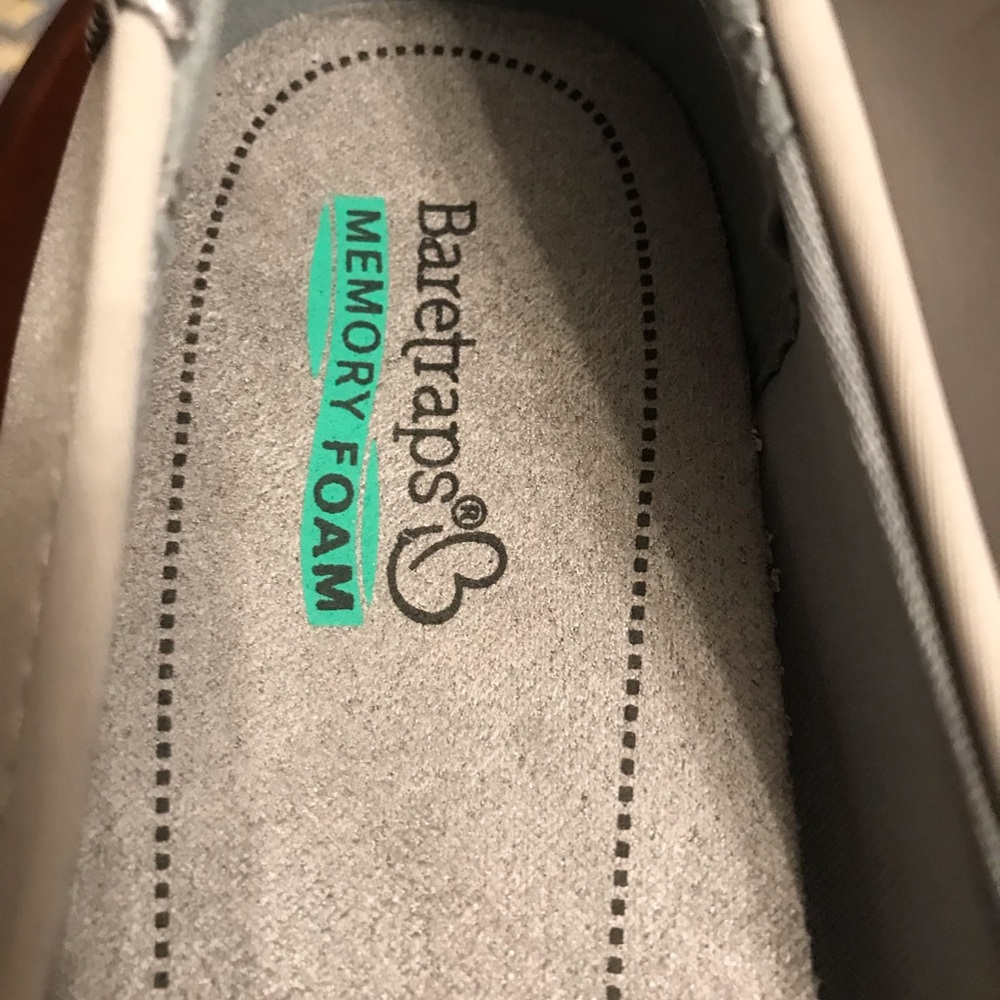 Shoes - Picture 2 of 5